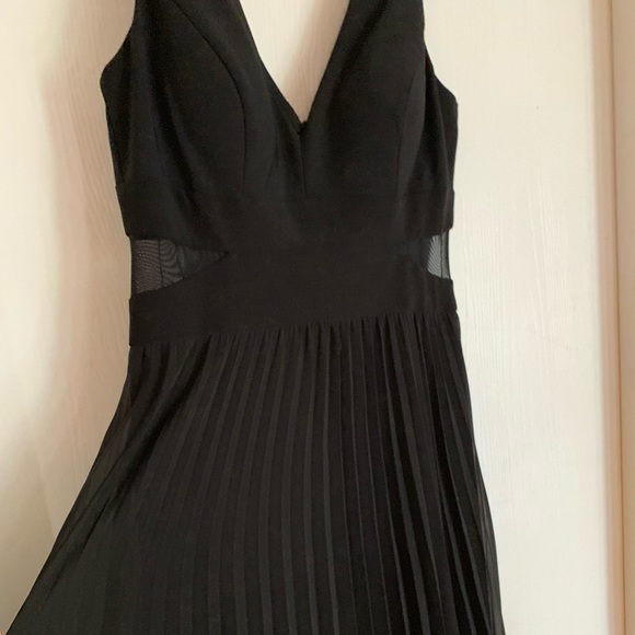 Black formal dress - Picture 1 of 8